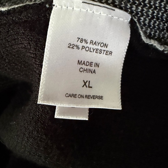 New York & Company Black and White Color Block Heart Sweater Vest - SZ XL - Picture 6 of 8